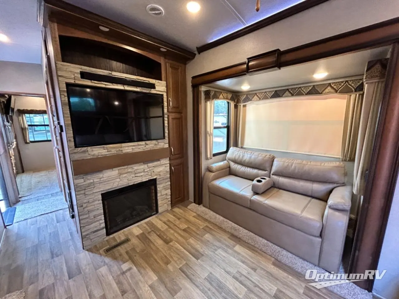 2017 Keystone Montana 3820FK Photo 6