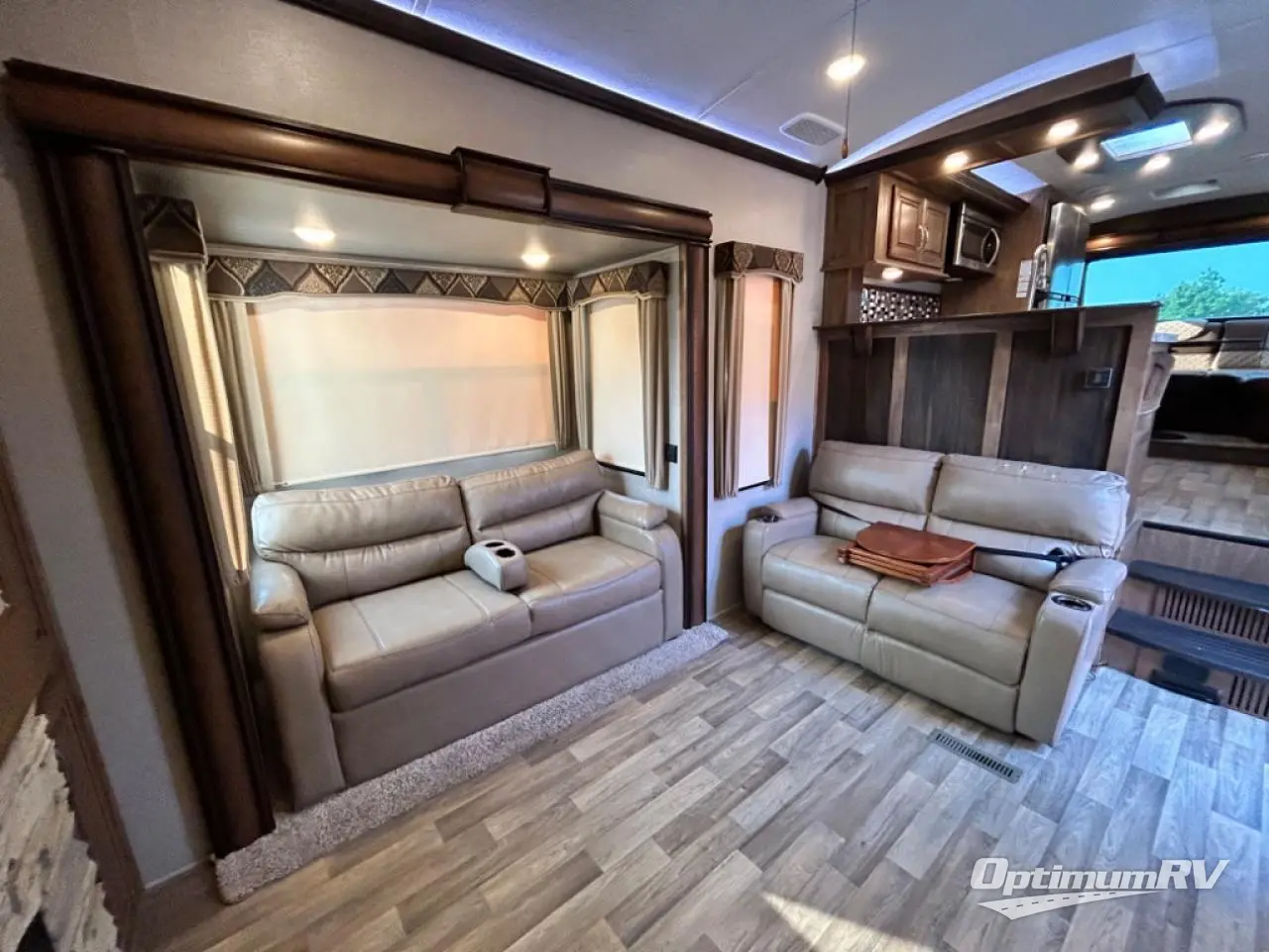 2017 Keystone Montana 3820FK Photo 7