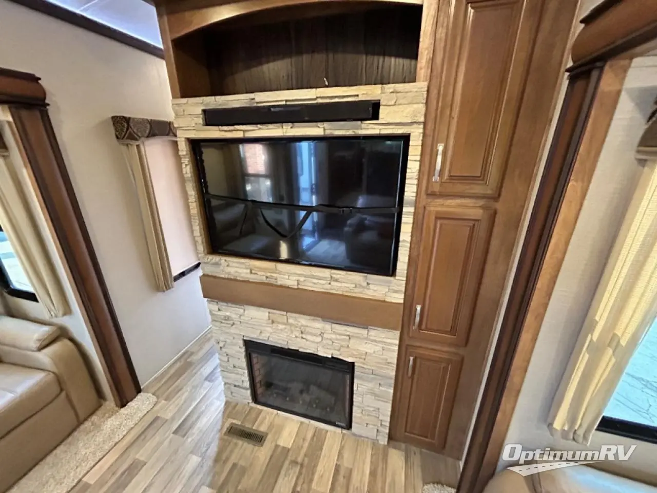 2017 Keystone Montana 3820FK Photo 9