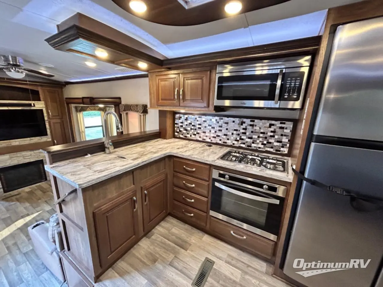2017 Keystone Montana 3820FK Photo 13
