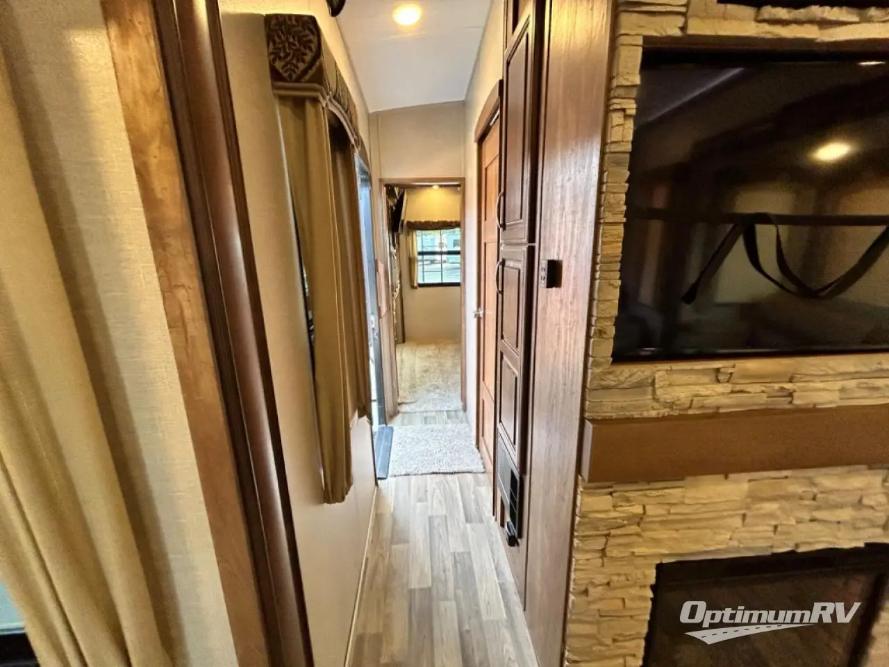 2017 Keystone Montana 3820FK Photo 21
