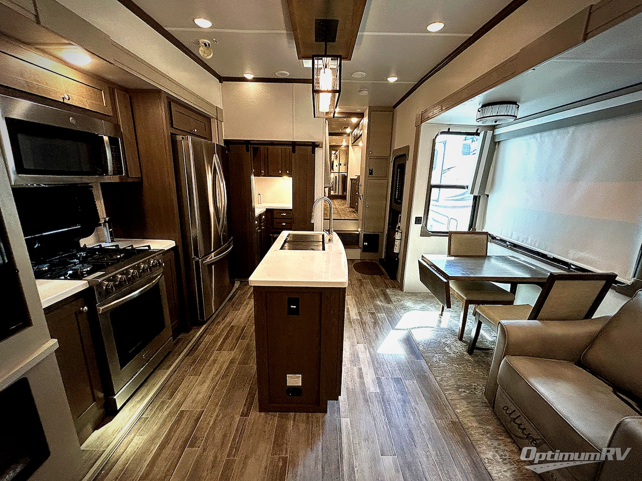 2022 Palomino Columbus C-Series 382FBC Photo 3