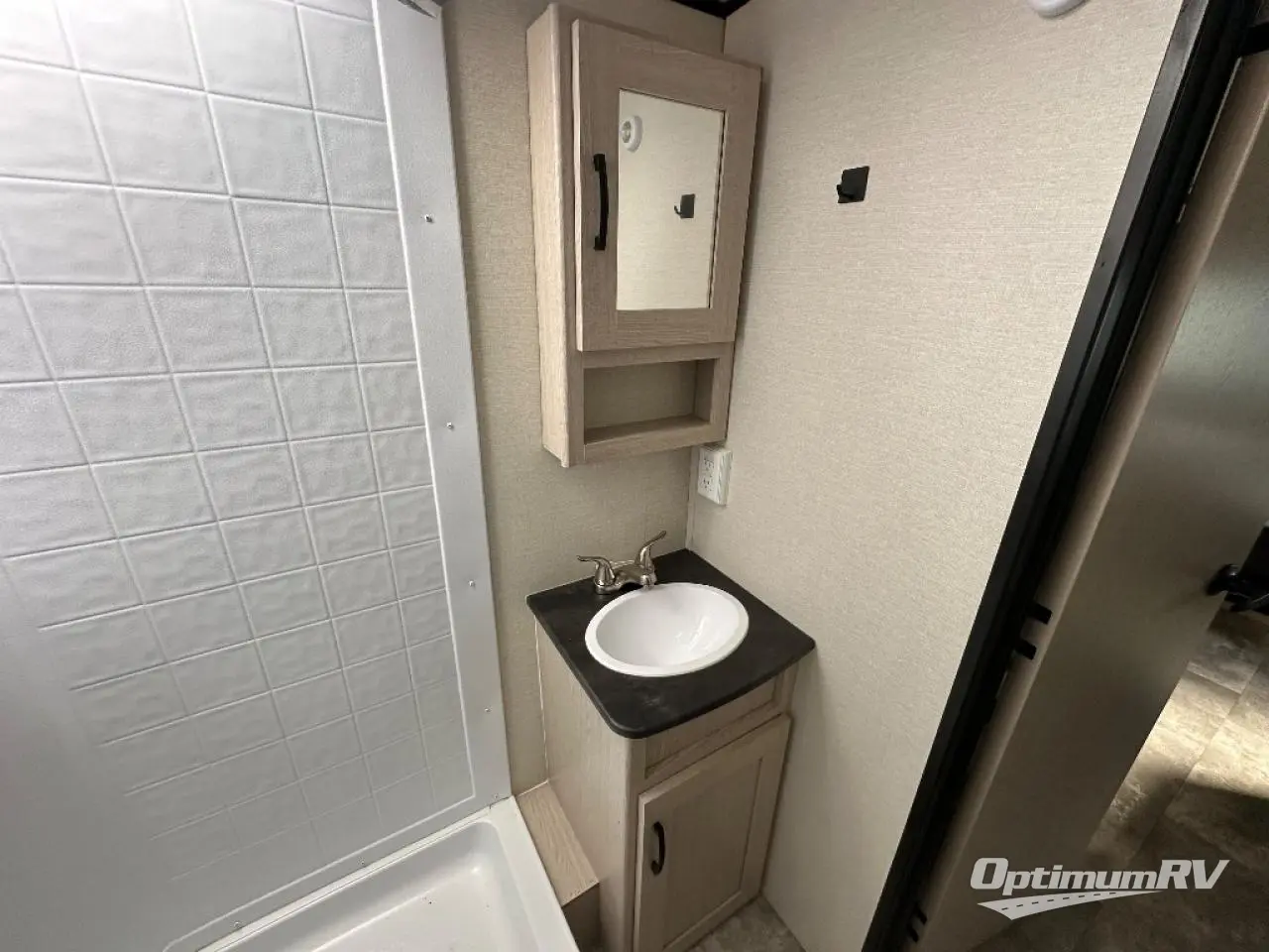 2022 Coachmen Apex Nano 203RBK Photo 13