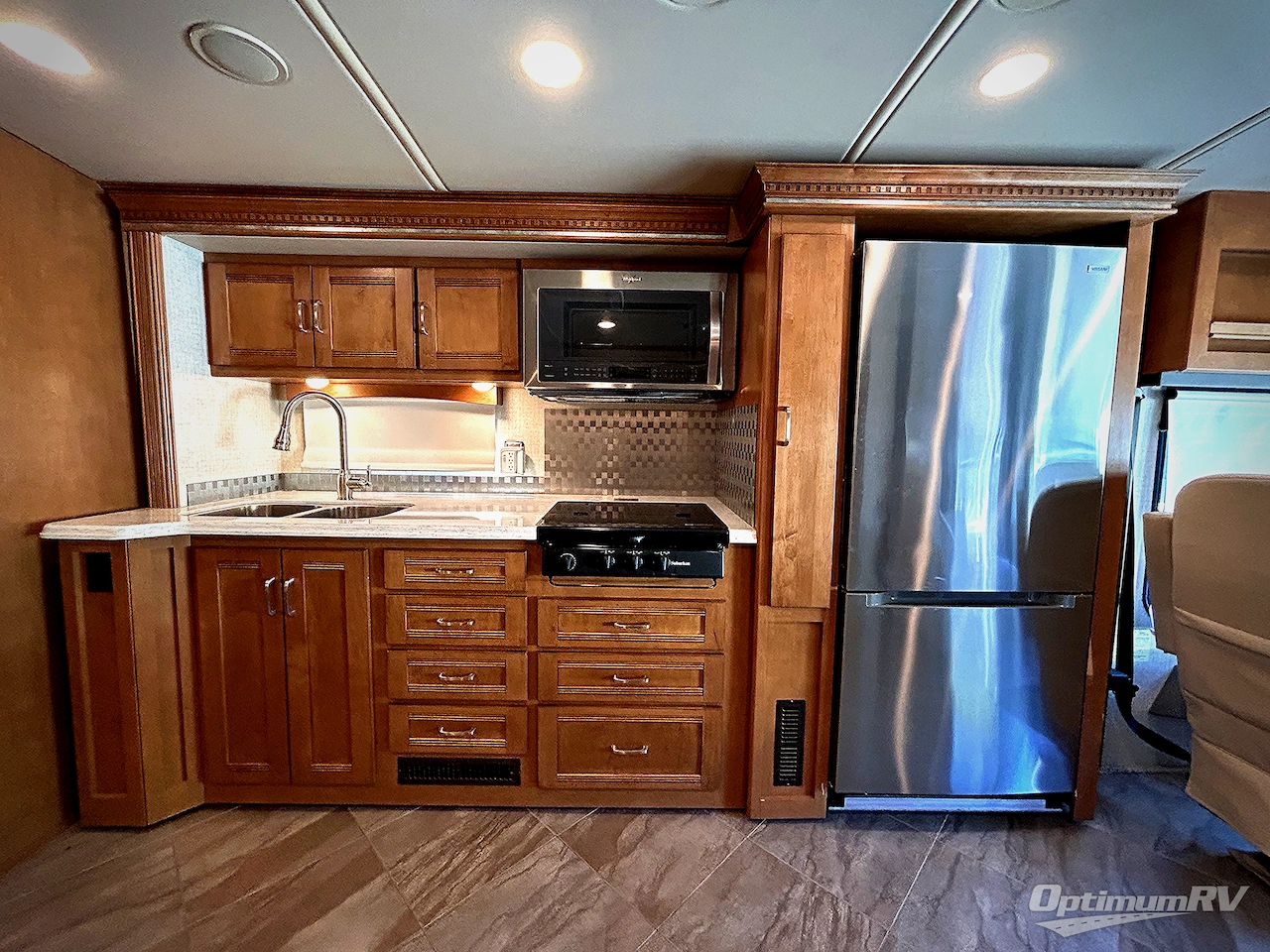 2017 Winnebago Forza 38W Photo 8
