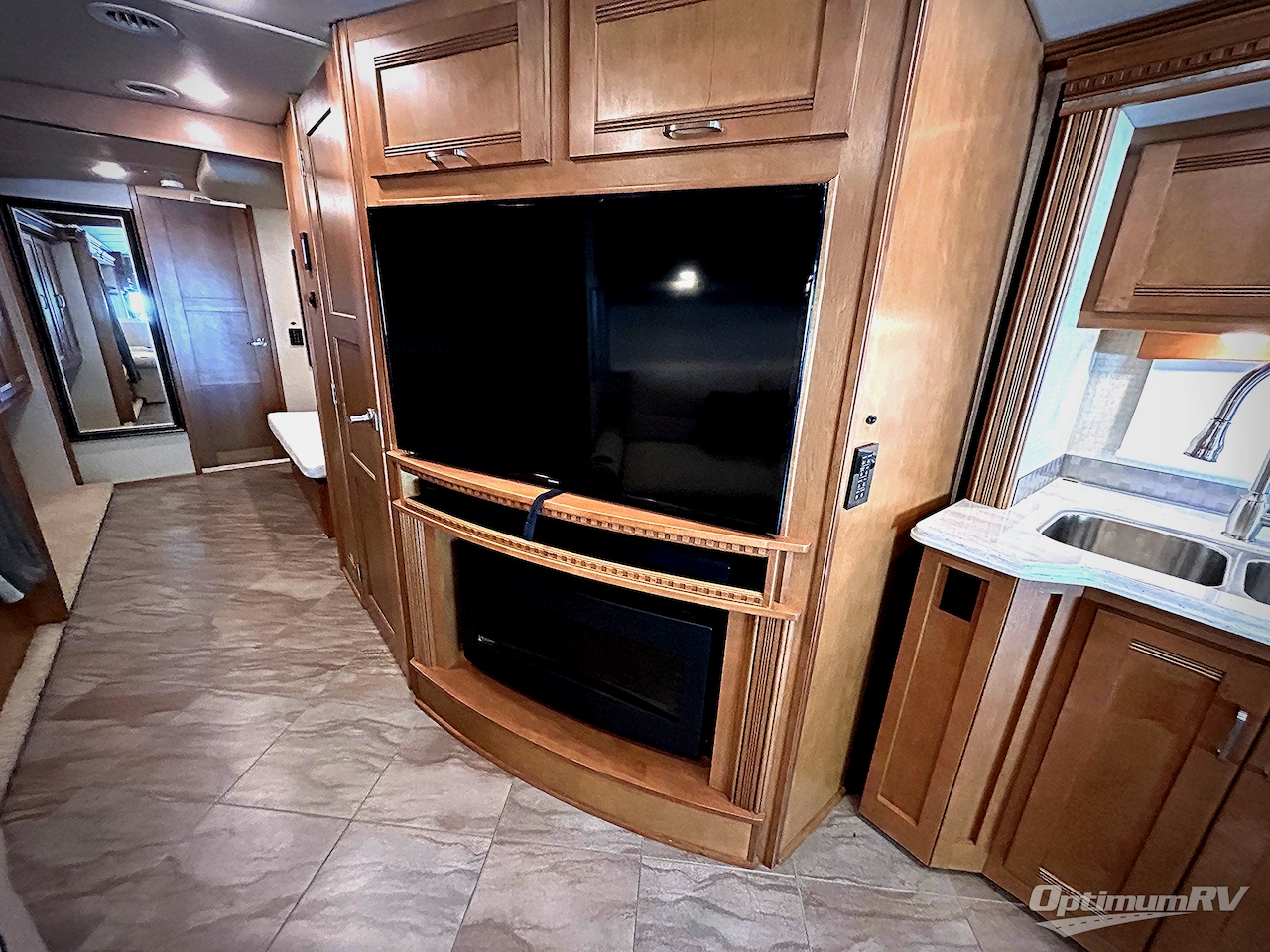 2017 Winnebago Forza 38W Photo 12