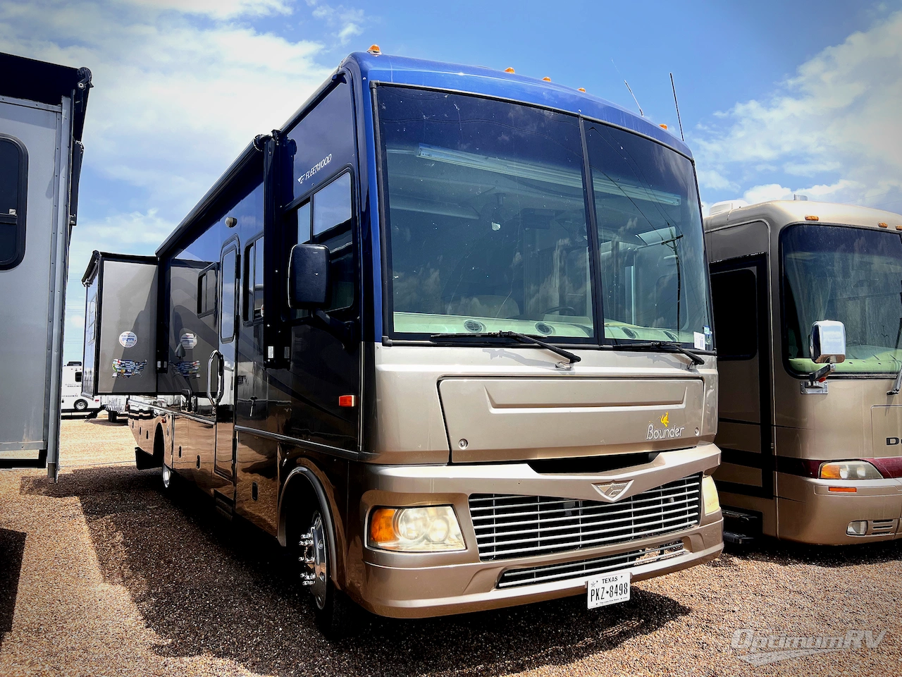 2007 Fleetwood Bounder 35E Photo 1