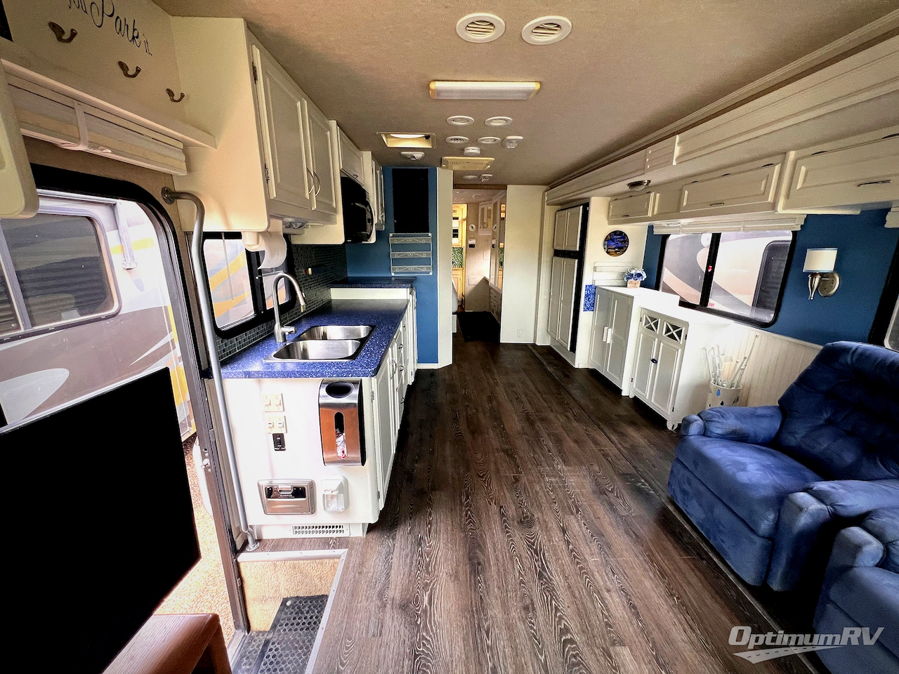 2007 Fleetwood Bounder 35E Photo 4