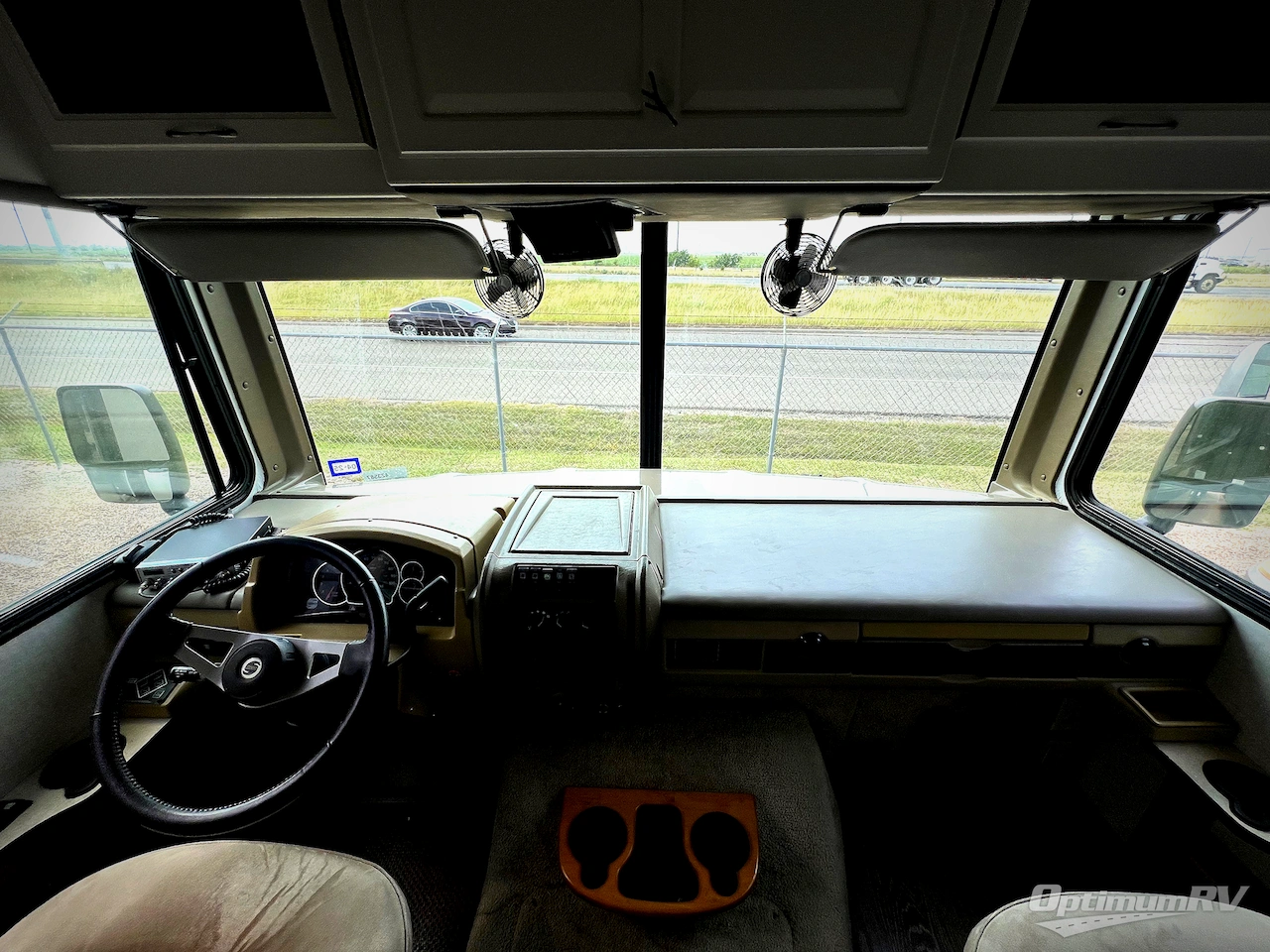 2007 Fleetwood Bounder 35E Photo 7
