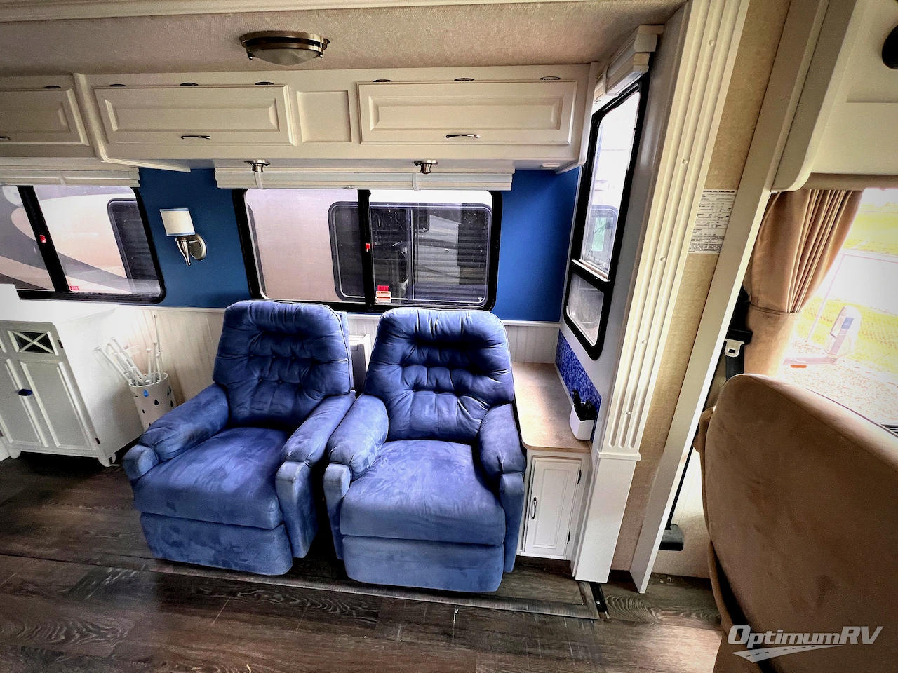 2007 Fleetwood Bounder 35E Photo 8