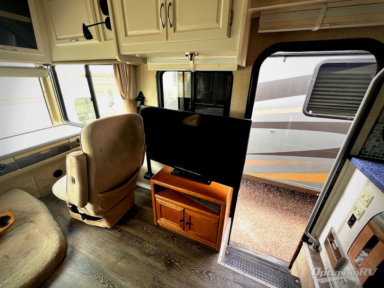 2007 Fleetwood Bounder 35E Photo 9