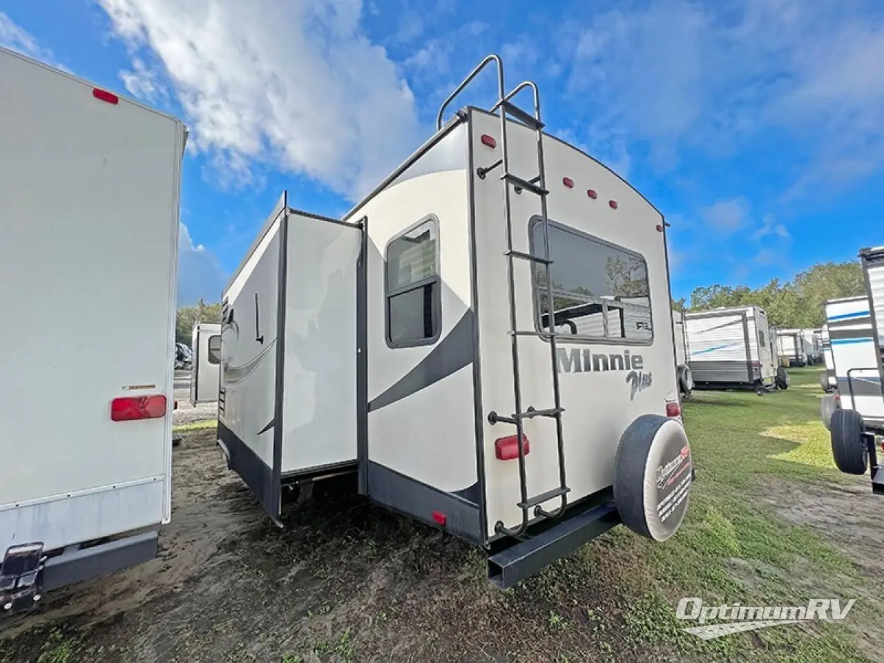 2019 Winnebago Towables Minnie Plus 30RLSS Photo 4