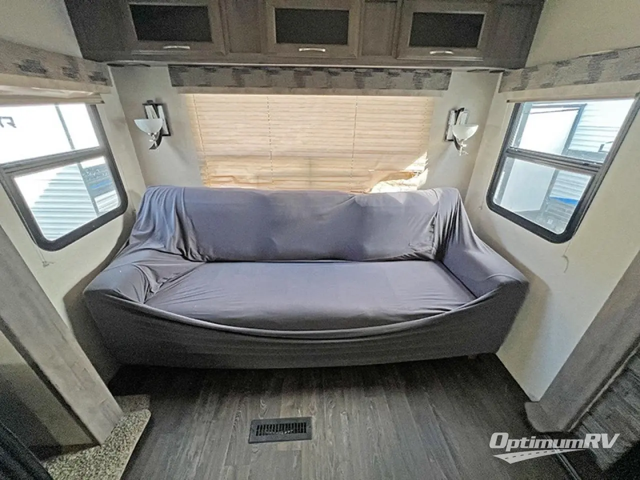 2019 Winnebago Towables Minnie Plus 30RLSS Photo 6