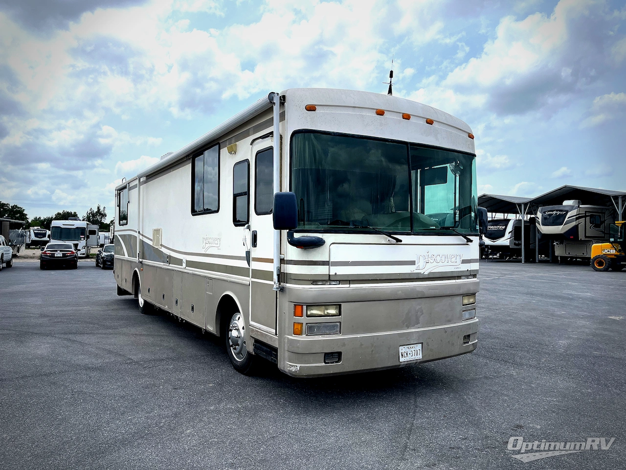 1999 Fleetwood Discovery 36T Photo 1