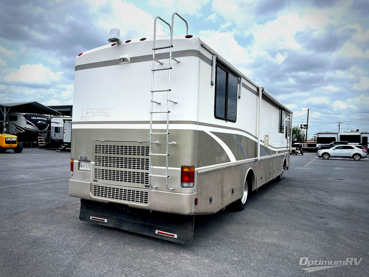 1999 Fleetwood Discovery 36T Photo 4