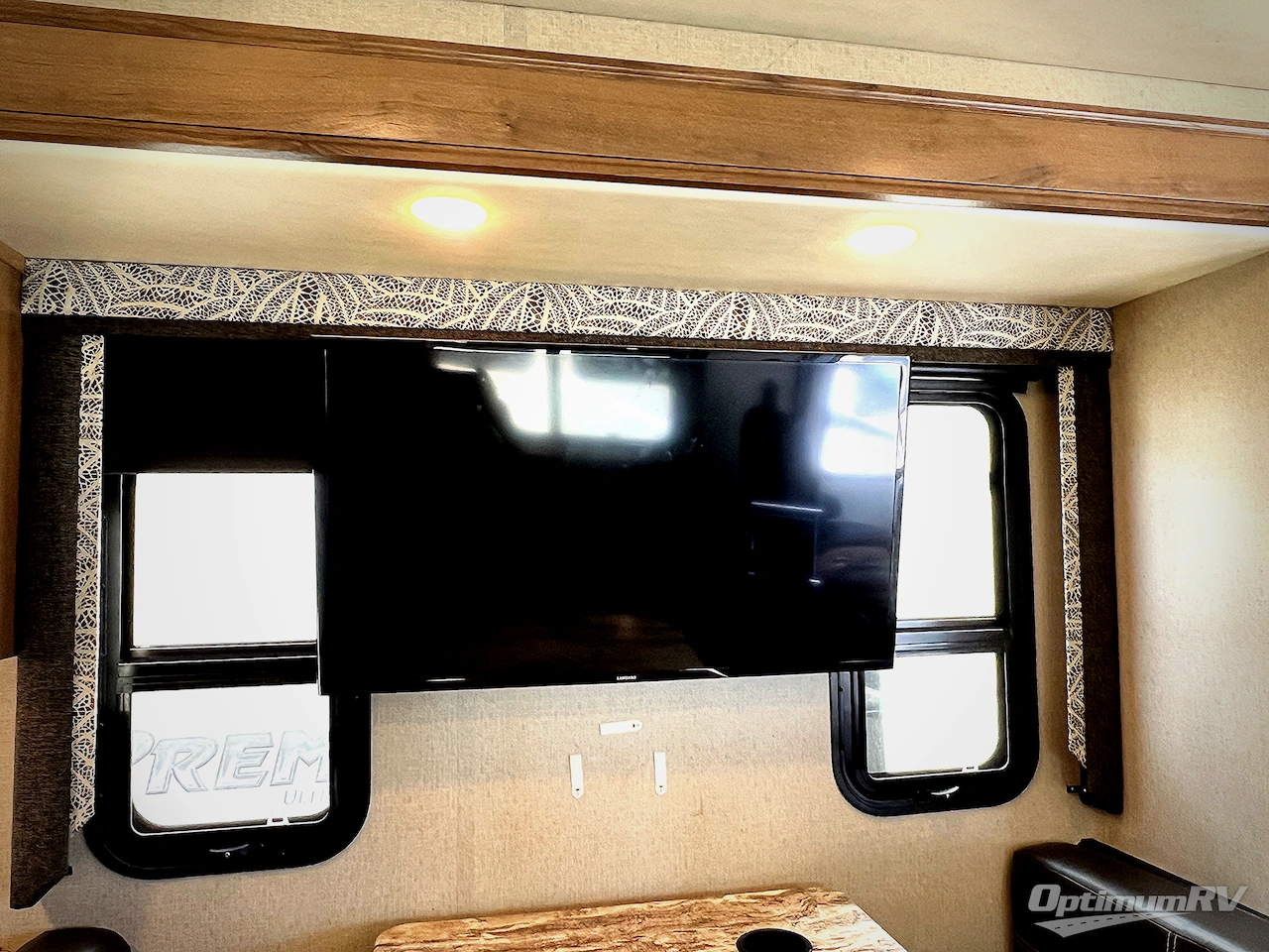 2019 Holiday Rambler Admiral 34J Photo 9