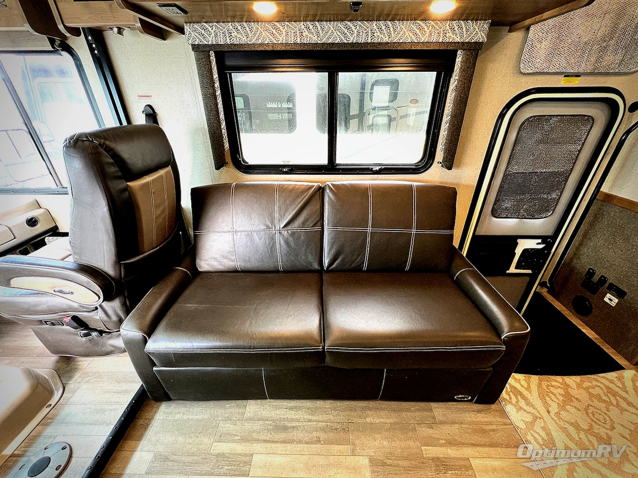 2019 Holiday Rambler Admiral 34J Photo 10