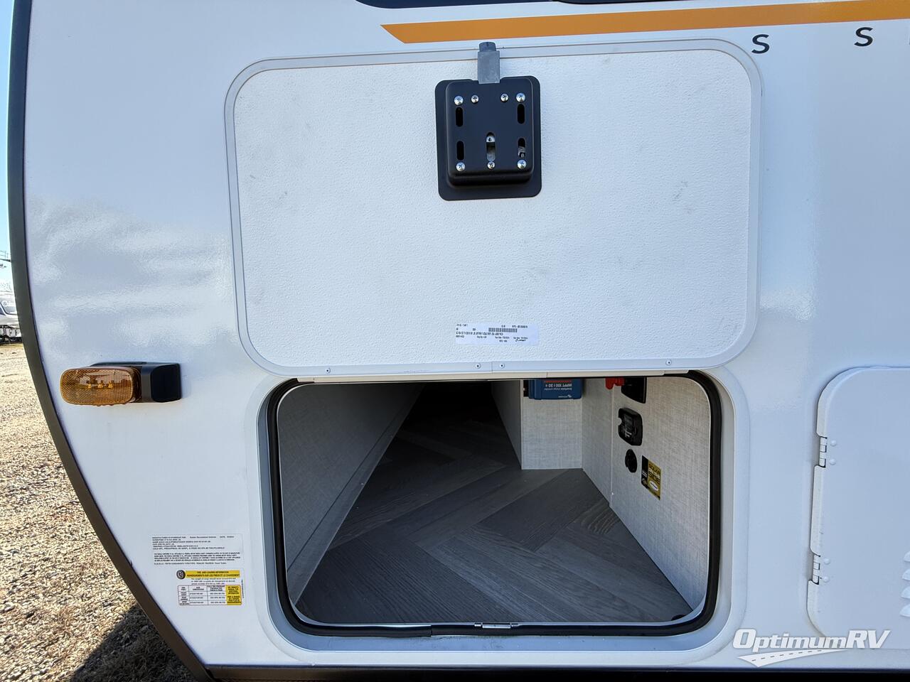 2025 Ember E-Series 19ETS Photo 14