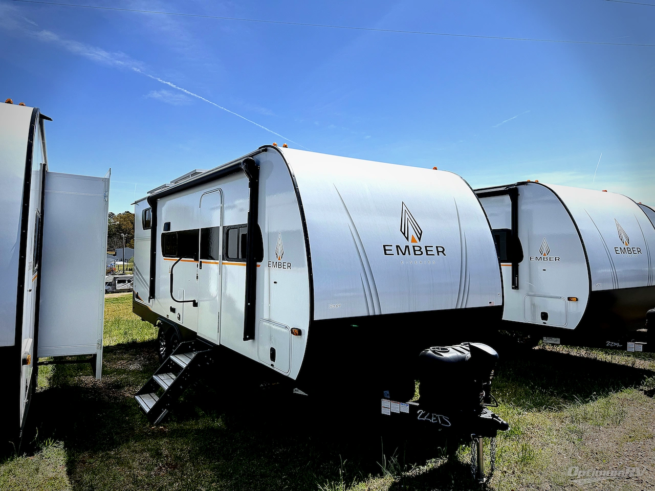 2025 Ember E-Series 22ETS Photo 1