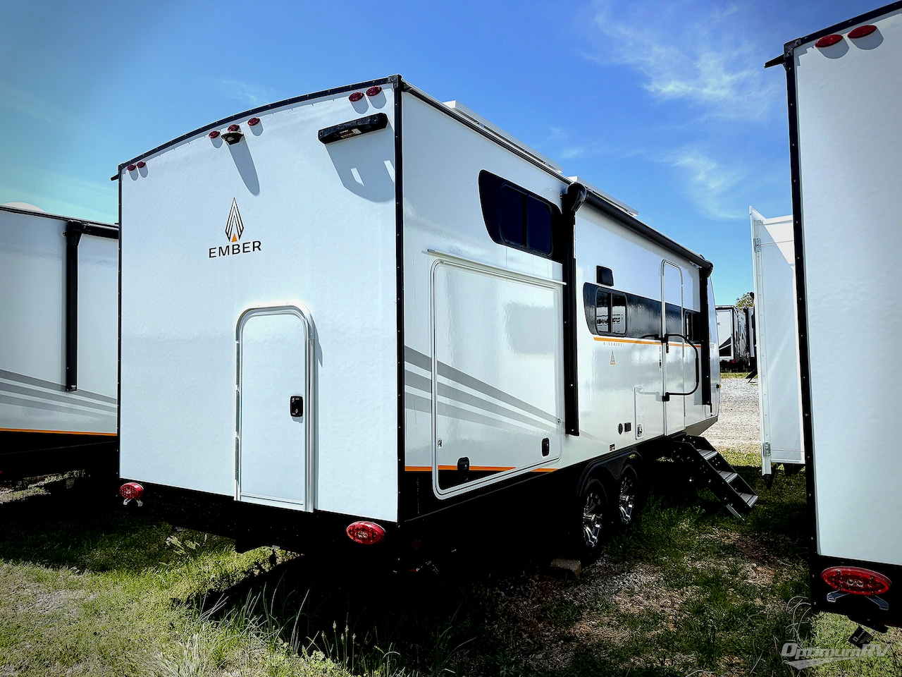 2025 Ember E-Series 22ETS Photo 2