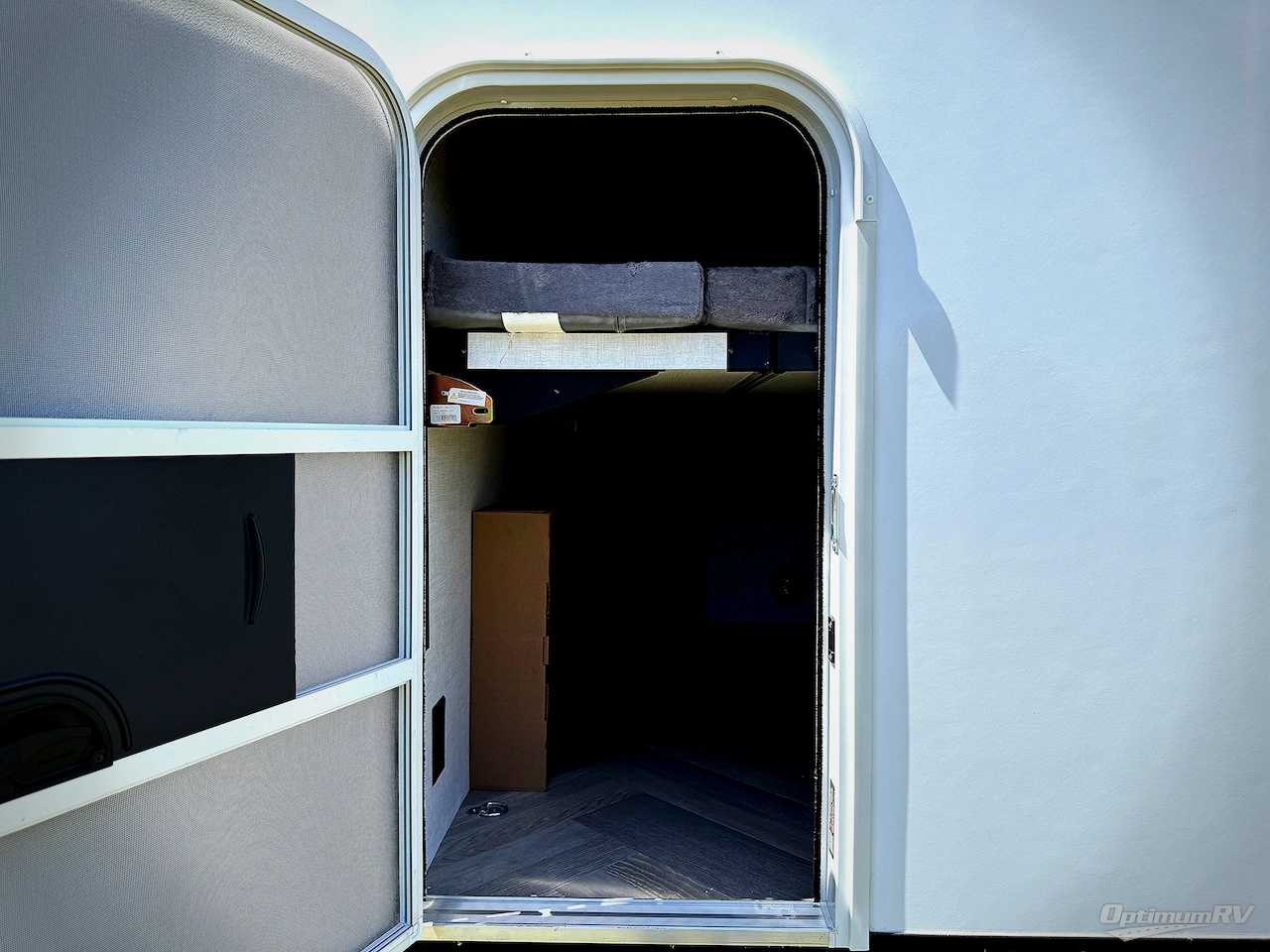 2025 Ember E-Series 22ETS Photo 16