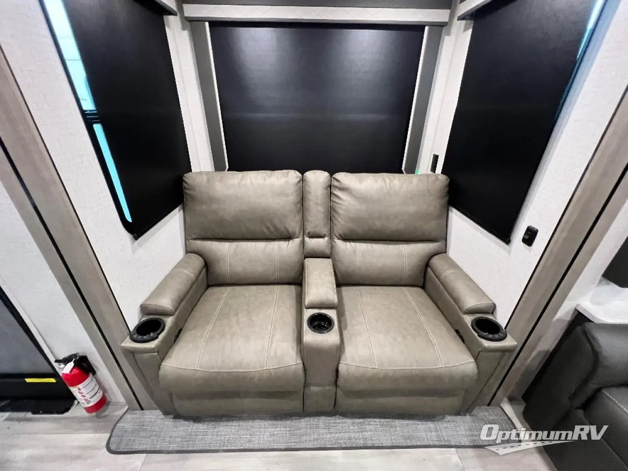 2022 Winnebago Towables Voyage 2730RL Photo 6