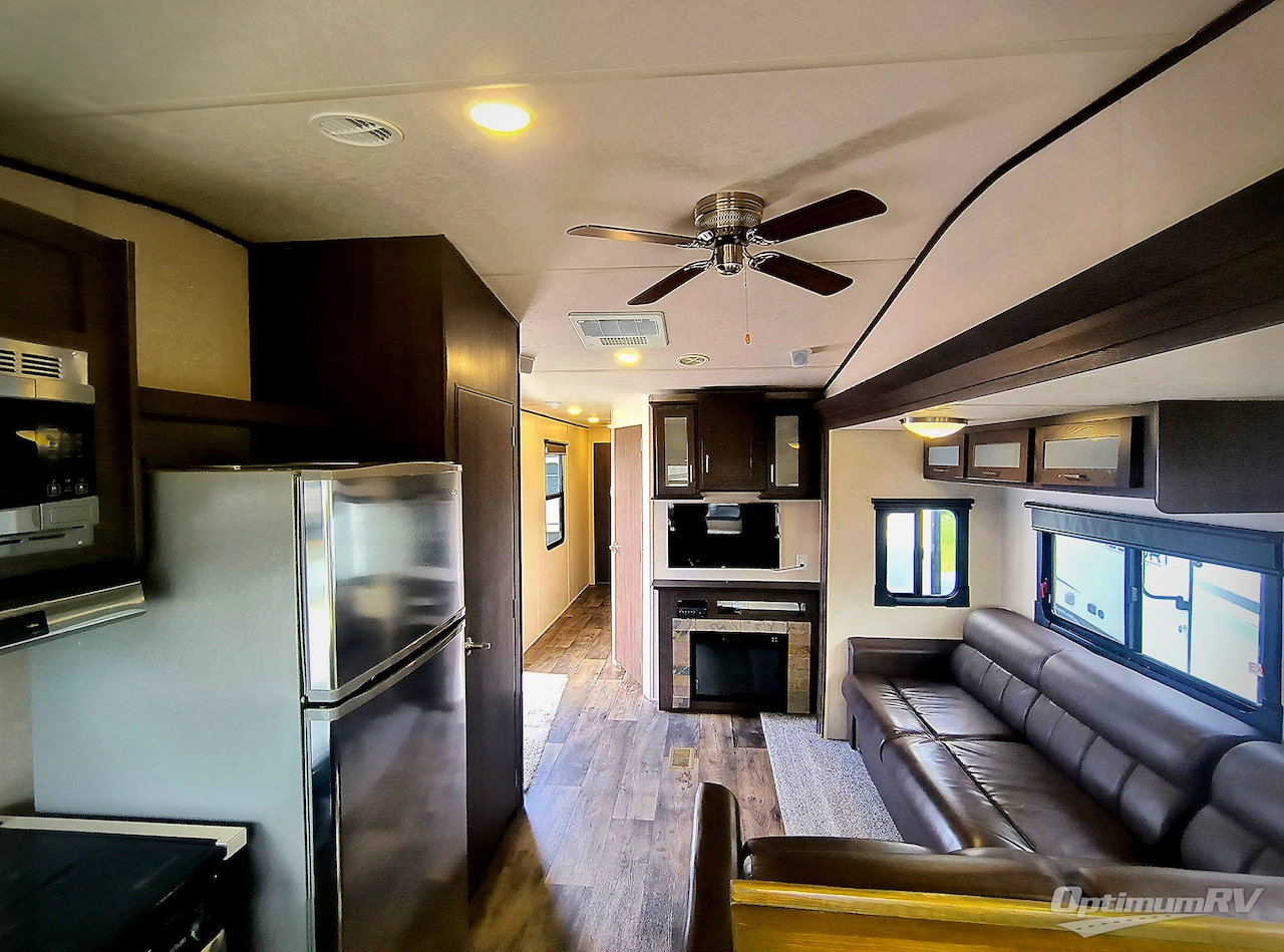 2018 Forest River Wildwood DLX 395FKLTD Photo 5