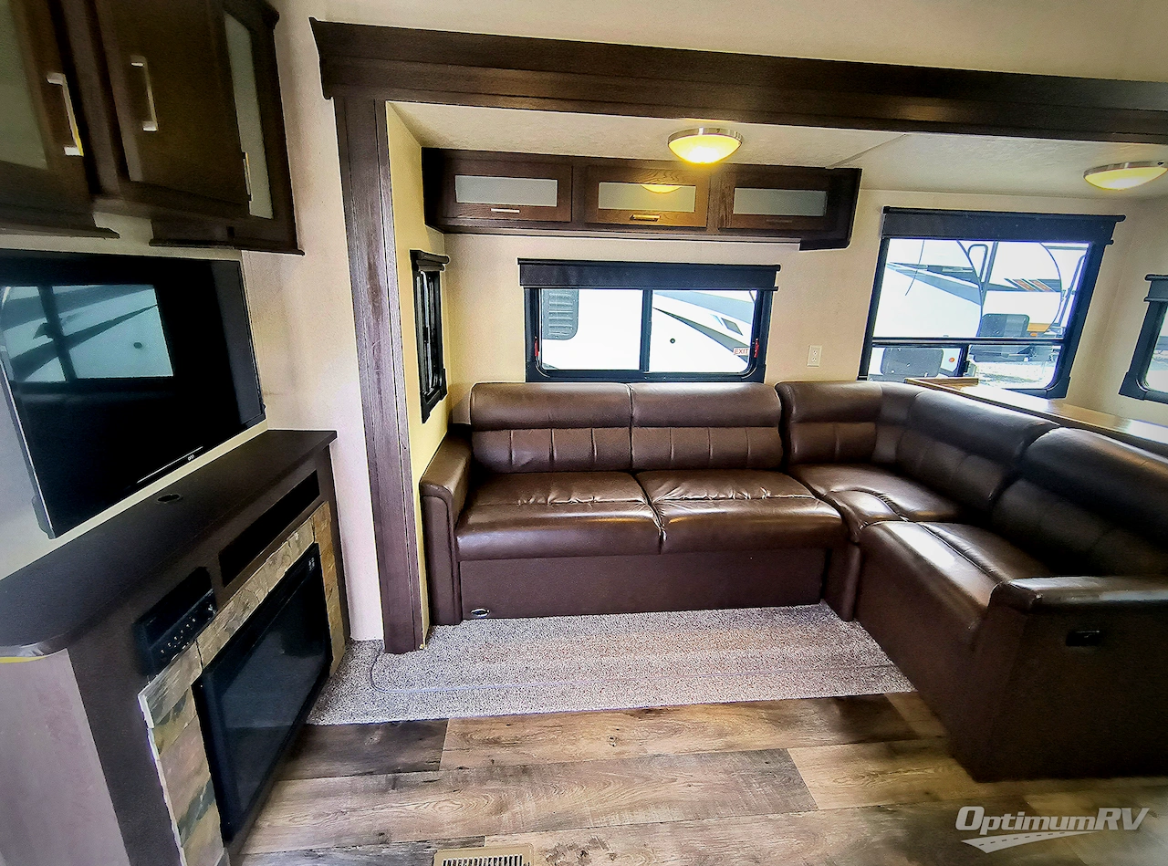 2018 Forest River Wildwood DLX 395FKLTD Photo 6