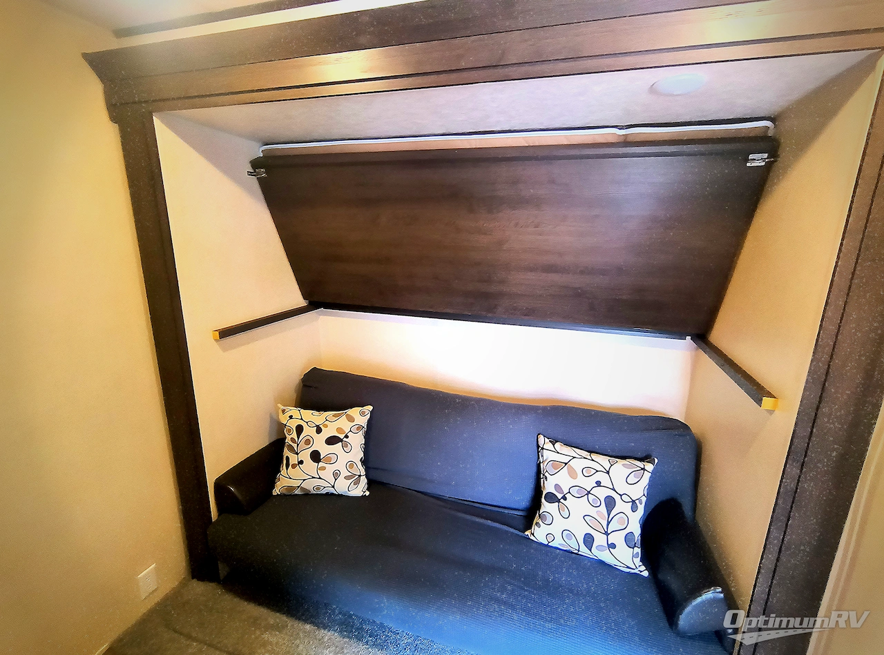 2018 Forest River Wildwood DLX 395FKLTD Photo 10