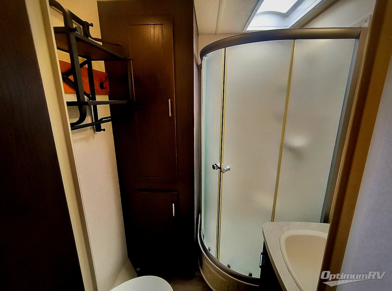 2018 Forest River Wildwood DLX 395FKLTD Photo 13