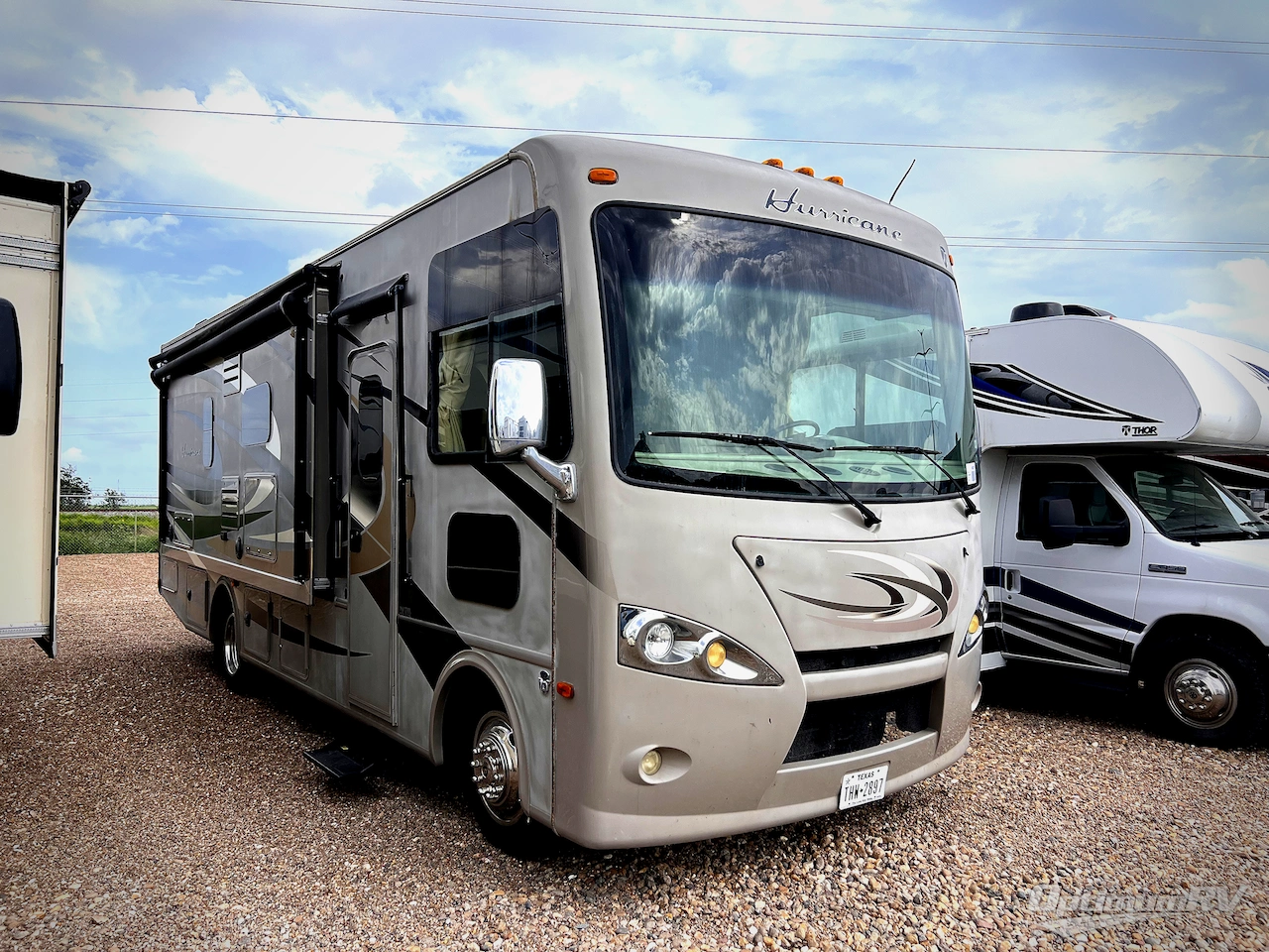 2016 Thor Hurricane 27K Photo 1