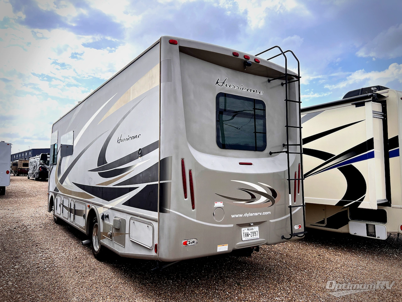 2016 Thor Hurricane 27K Photo 3