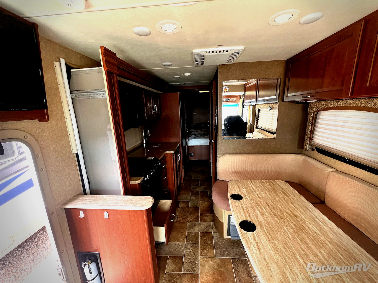 2016 Thor Hurricane 27K Photo 4