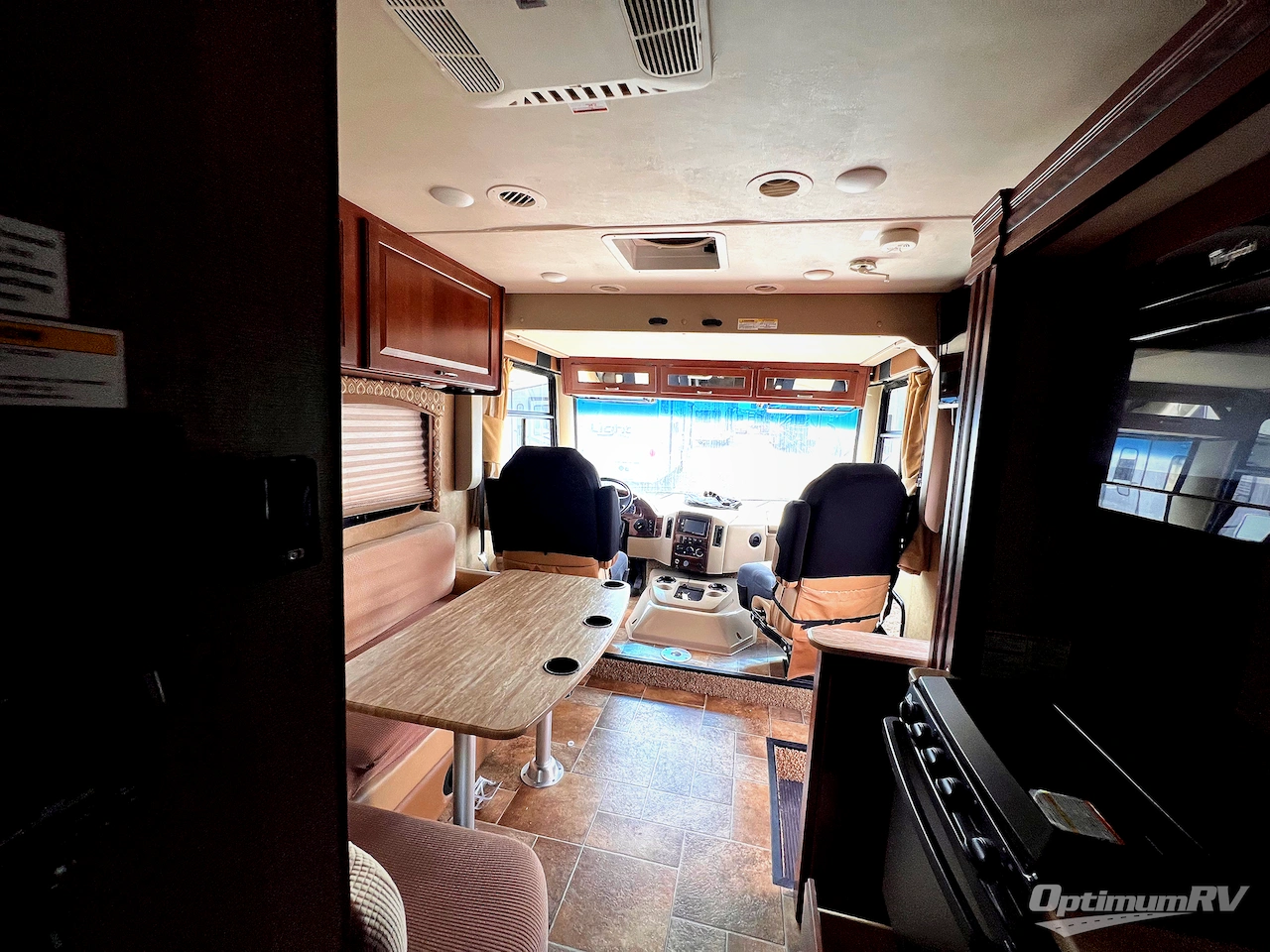 2016 Thor Hurricane 27K Photo 5