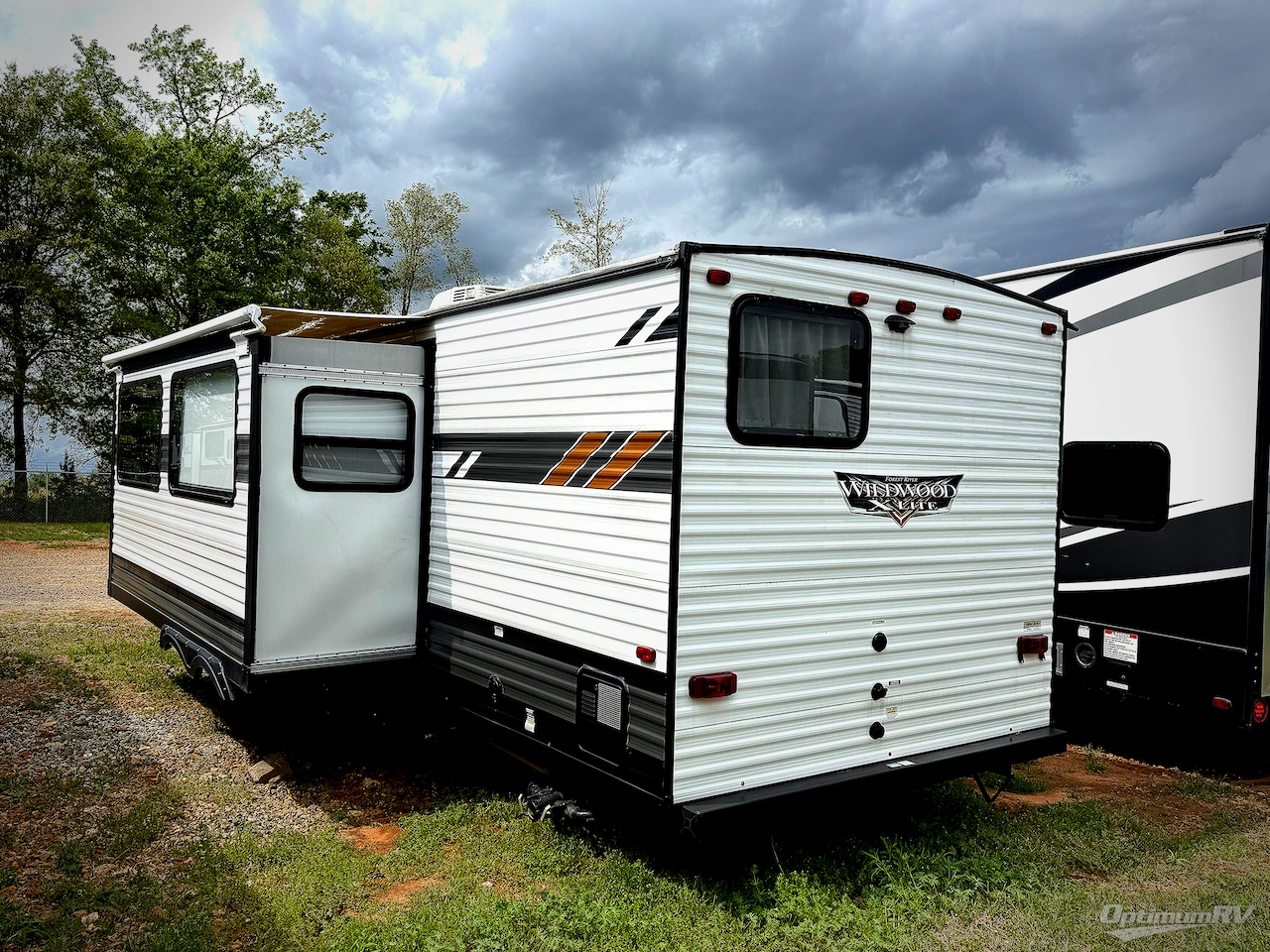 2021 Forest River Wildwood X-Lite 263BHXL Photo 2