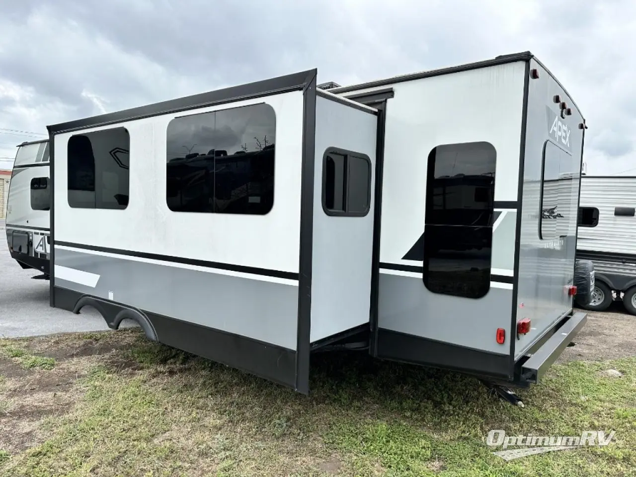 2021 Coachmen Apex Ultra-Lite 293RLDS Photo 2