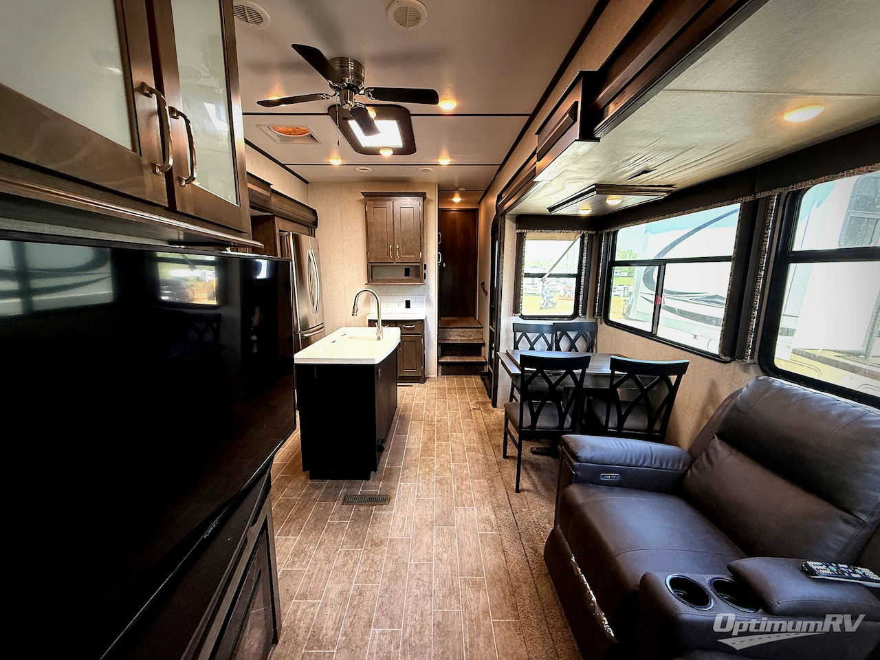 2019 Keystone Montana High Country 365BH Photo 2