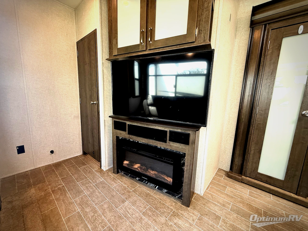 2019 Keystone Montana High Country 365BH Photo 10