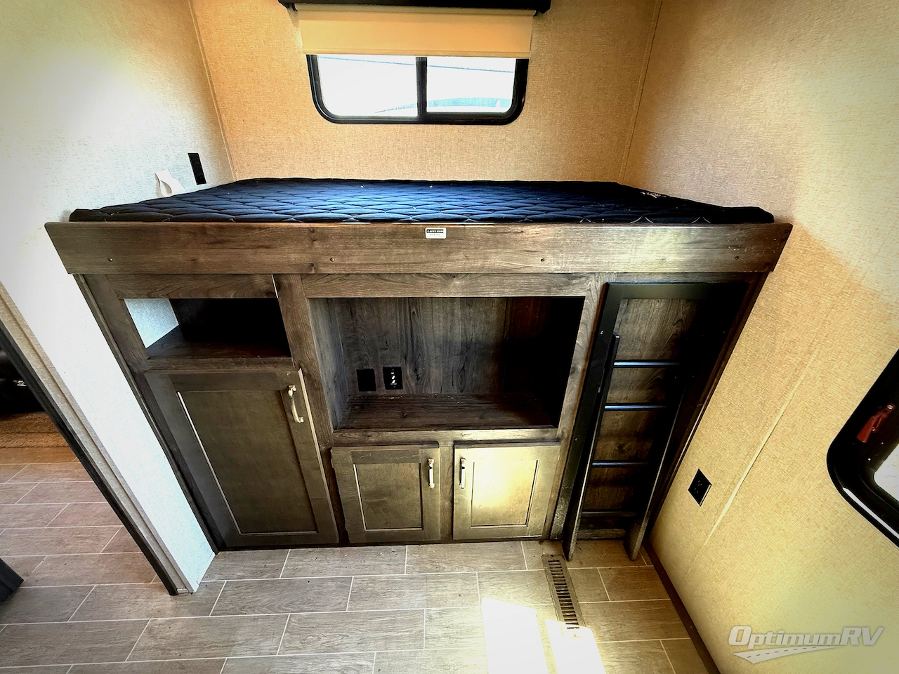 2019 Keystone Montana High Country 365BH Photo 12