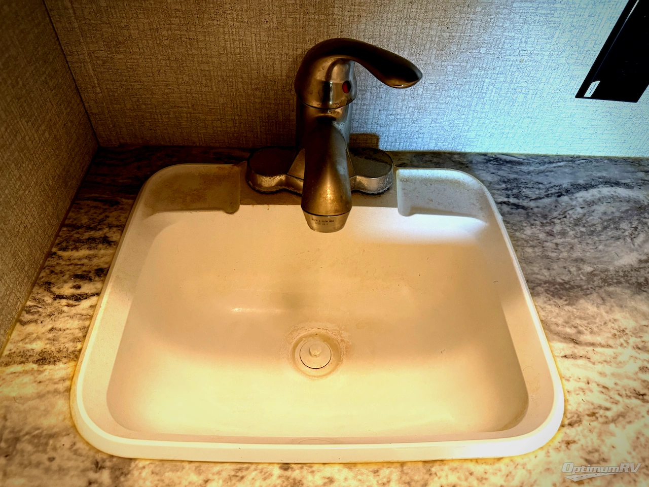 2019 Keystone Montana High Country 365BH Photo 14