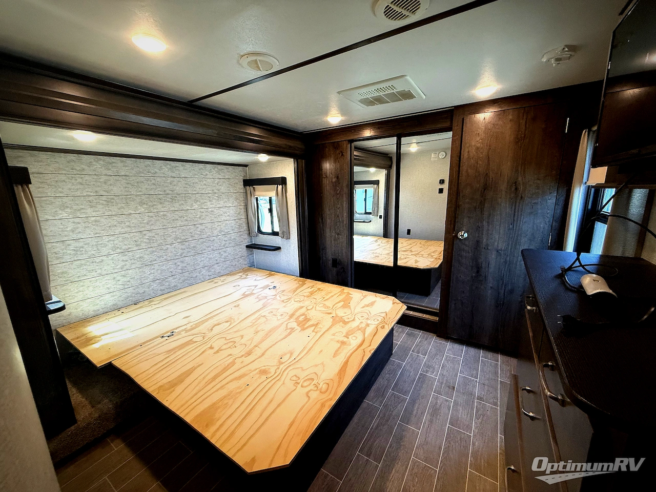 2019 Keystone Montana High Country 365BH Photo 19