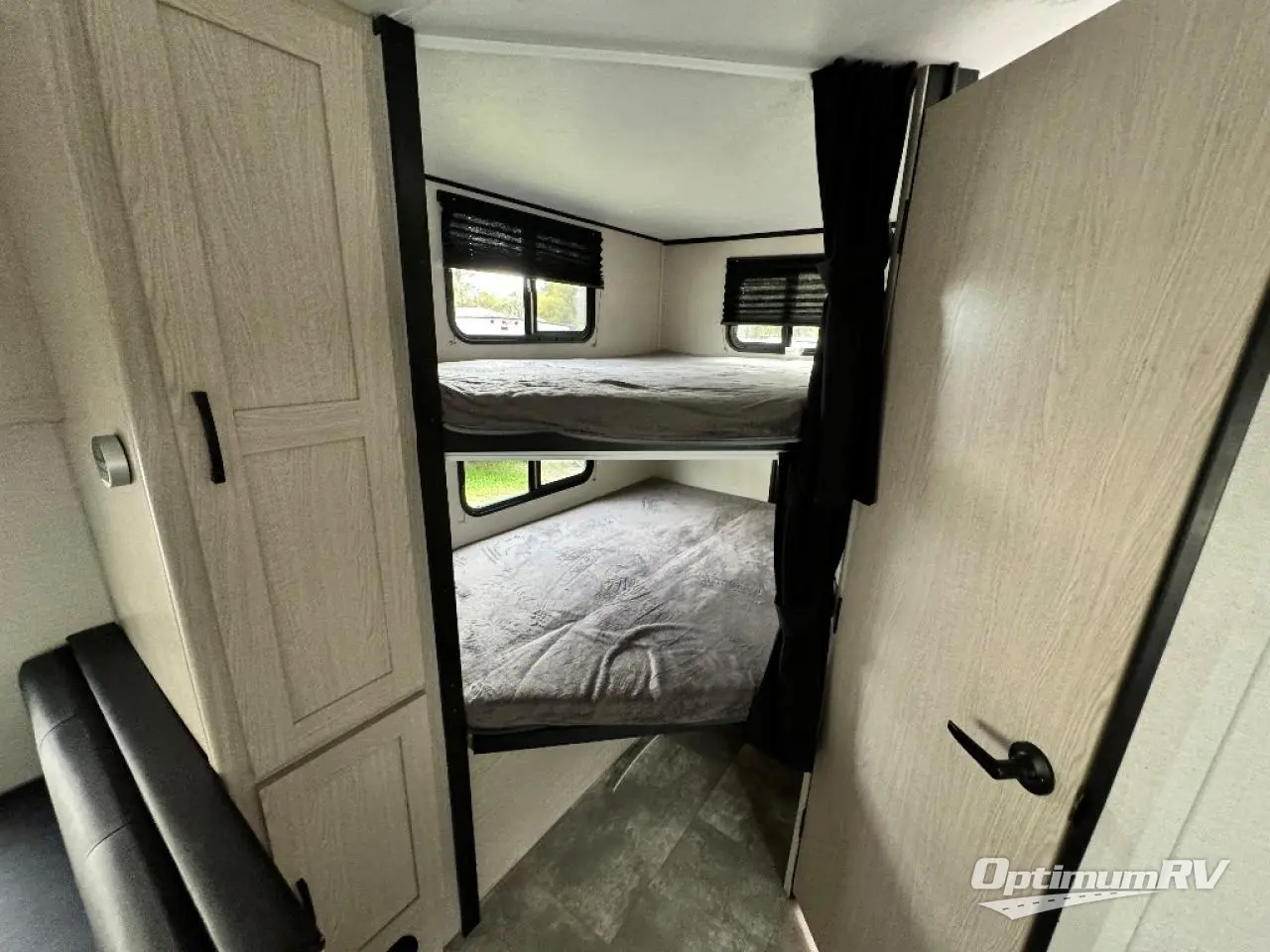 2022 Coachmen Apex Ultra-Lite 256BHS Photo 9