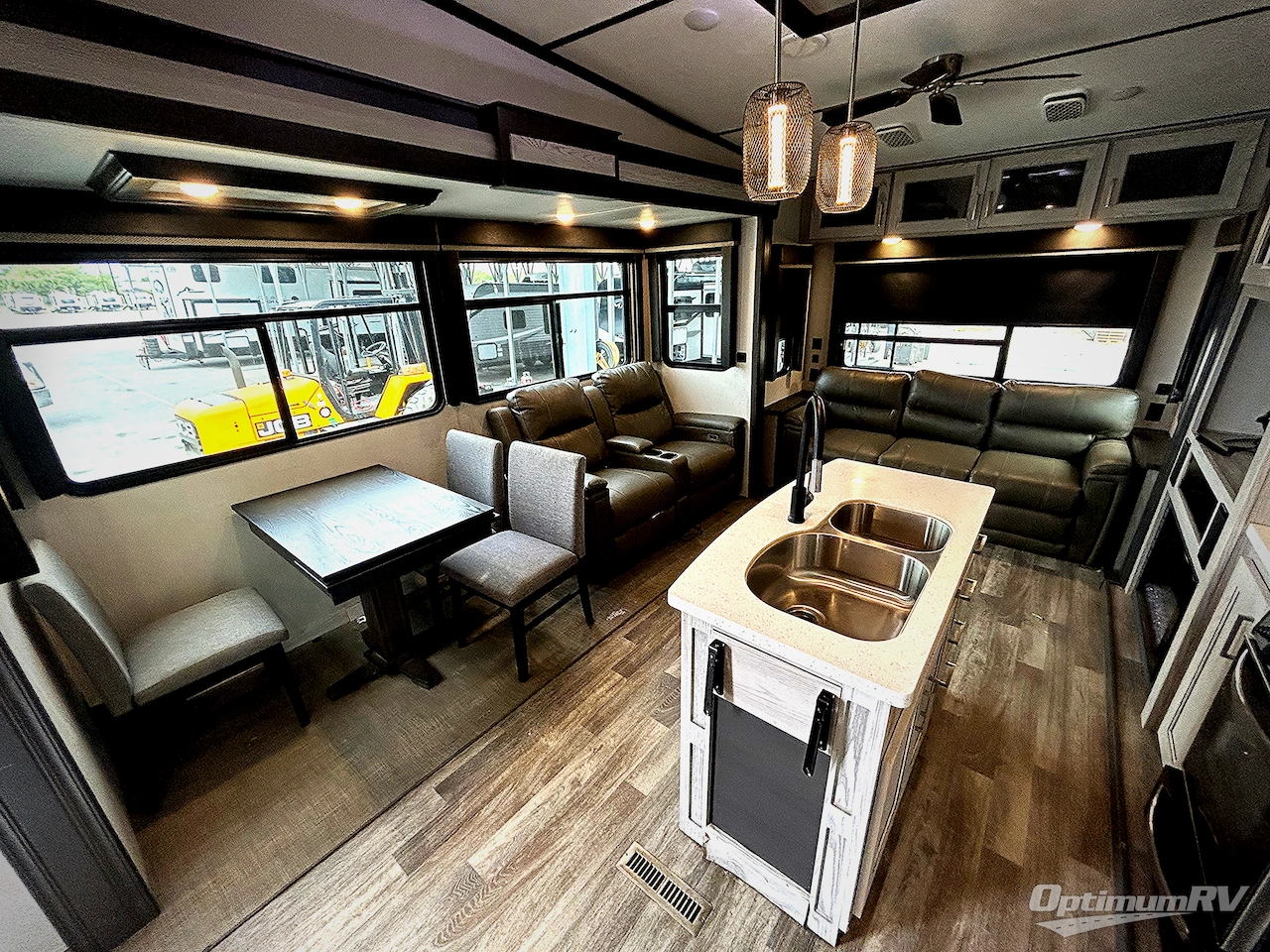 2021 Keystone Montana 3855BR Photo 5