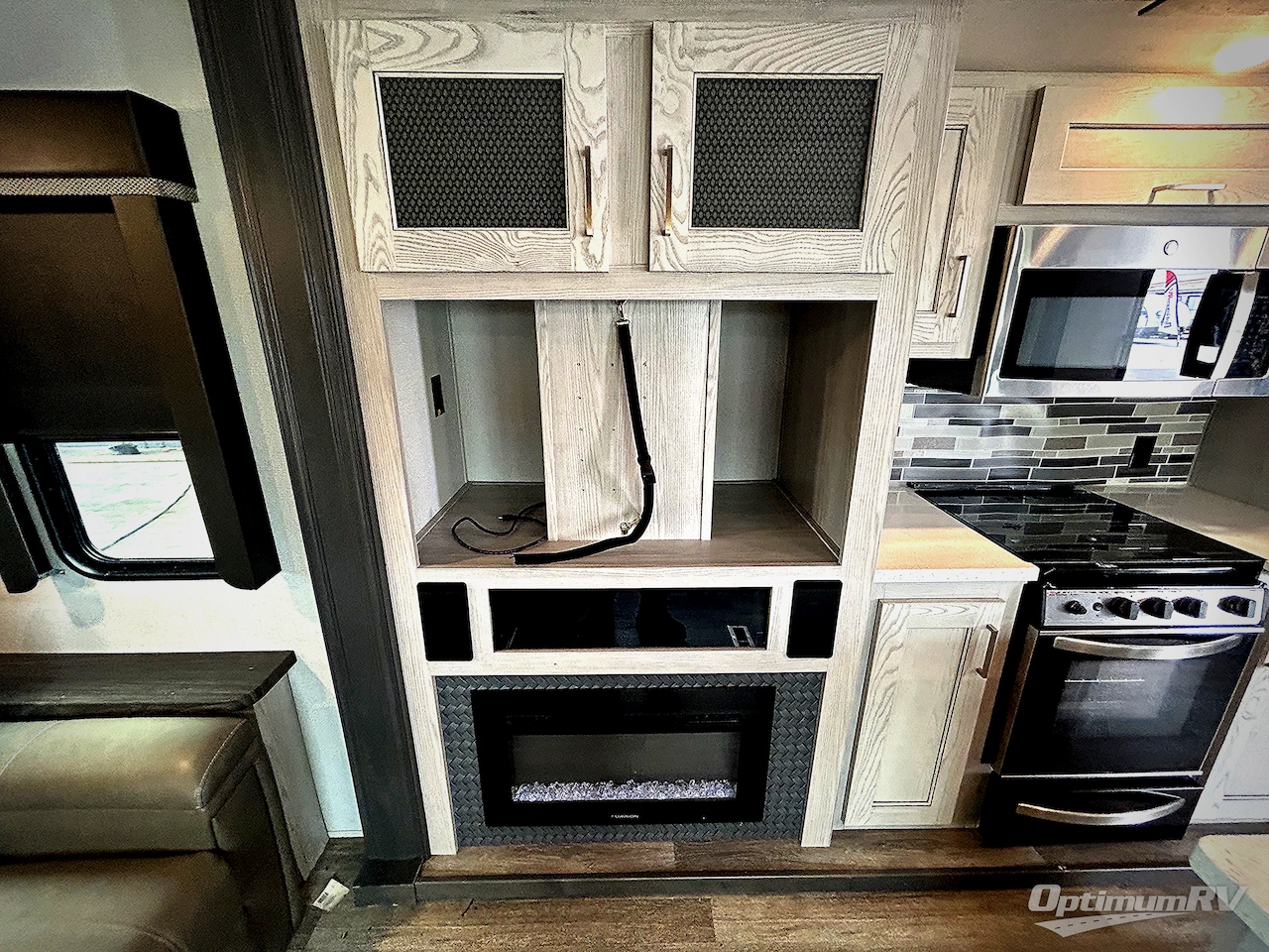 2021 Keystone Montana 3855BR Photo 8