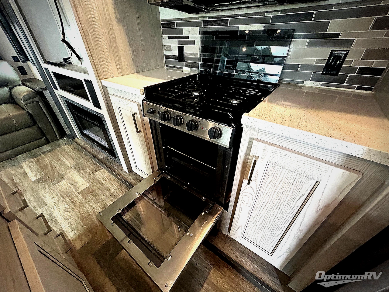 2021 Keystone Montana 3855BR Photo 12