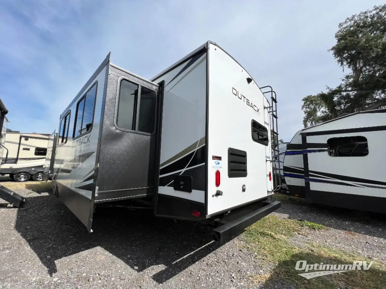 2021 Keystone Outback 332ML Photo 2