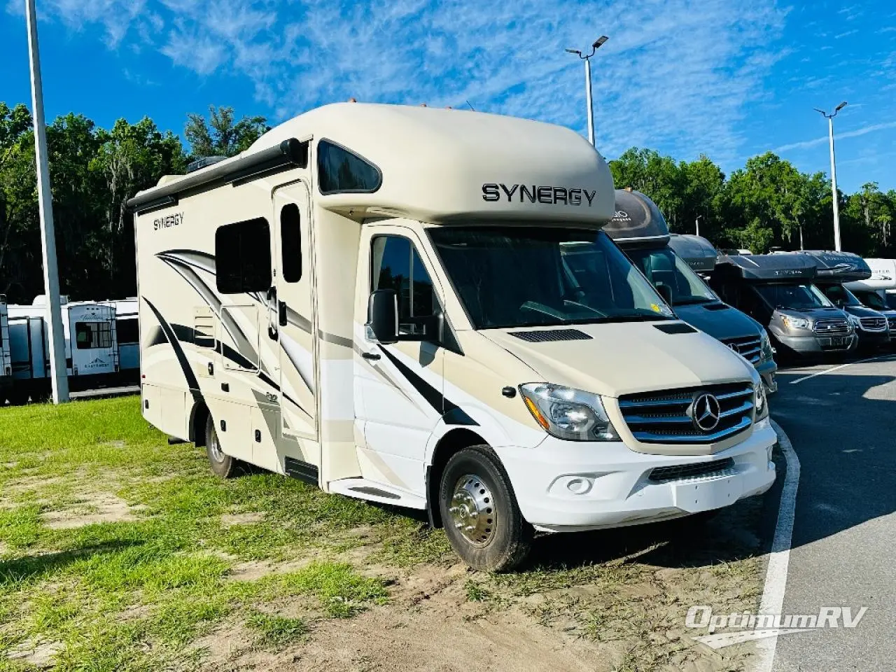 2019 Thor Synergy Sprinter 24SS Photo 1