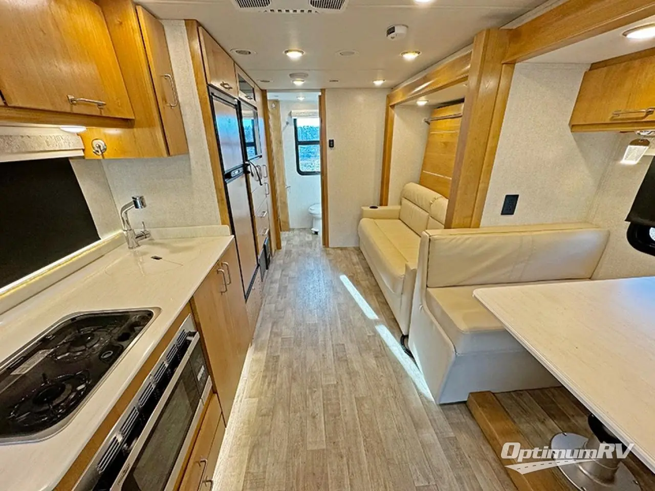 2019 Tiffin Wayfarer 25 RW Photo 6