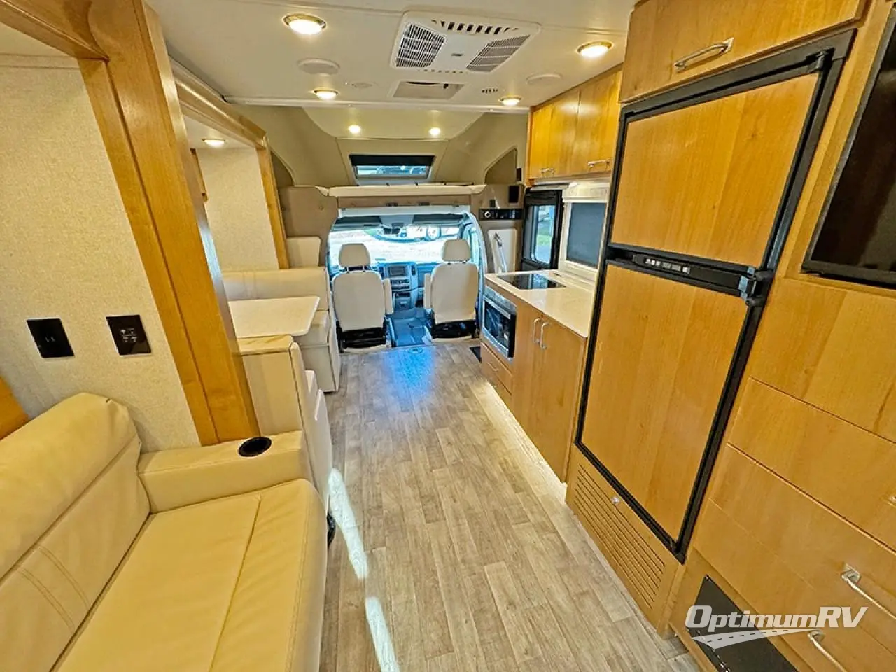 2019 Tiffin Wayfarer 25 RW Photo 7