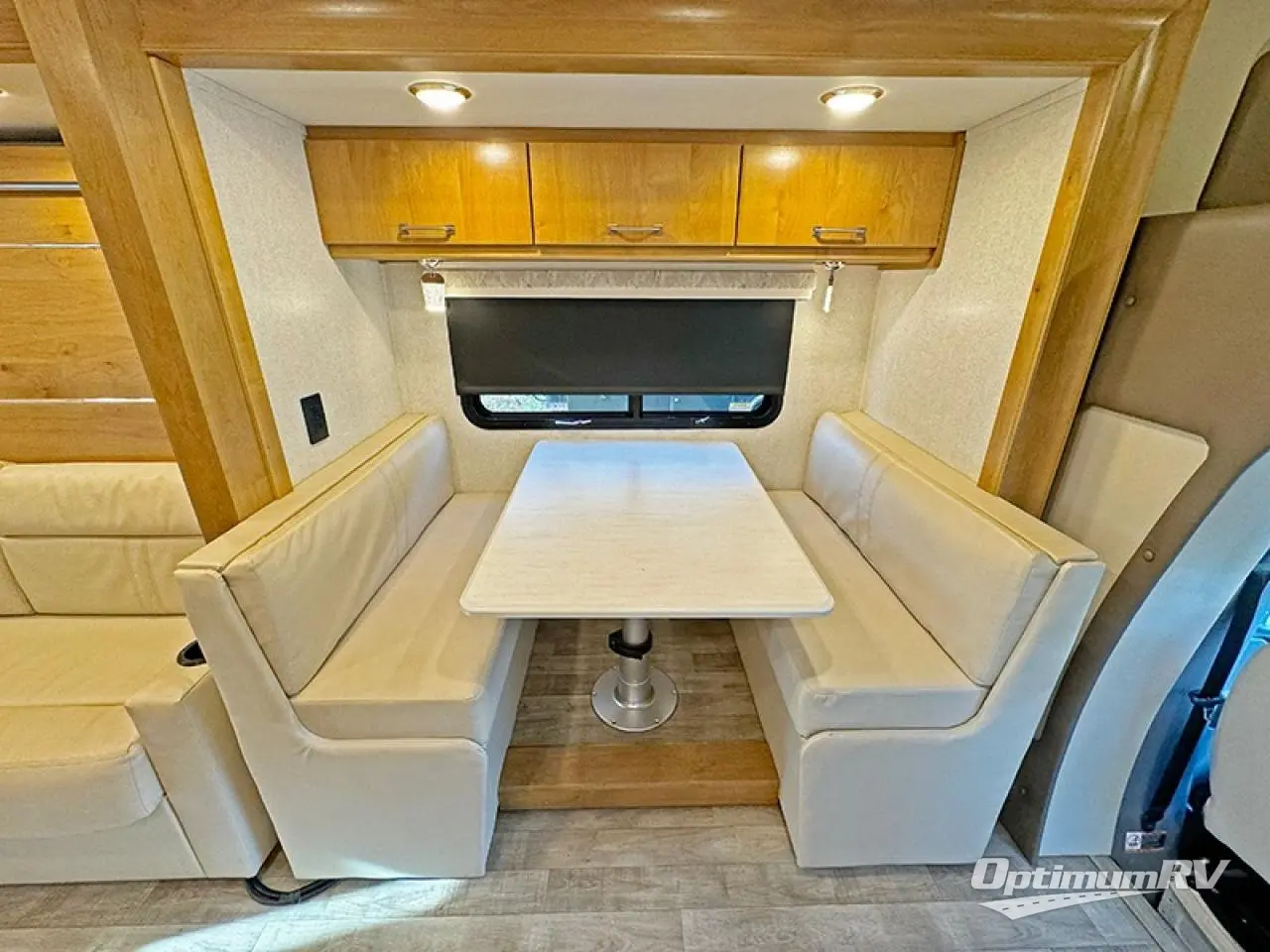 2019 Tiffin Wayfarer 25 RW Photo 10