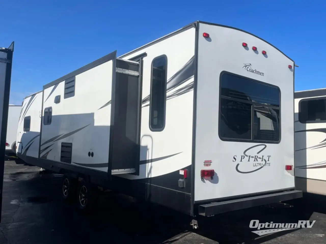 2019 Coachmen Spirit Ultra Lite 3373RL Photo 3